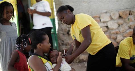 Een dubbele dosis ongelijkheid? Arme landen krijgen geen vaccins