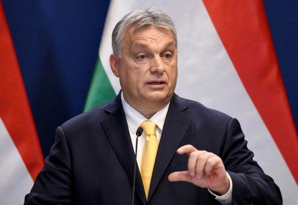 Orban zweert in toespraak Hongarije te verdedigen tegen de EU