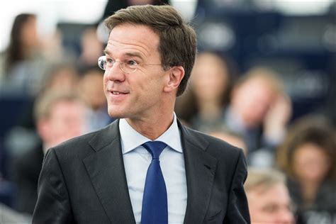 Rutte doet het weer: kabinetscrisis rond asielwet afgewend